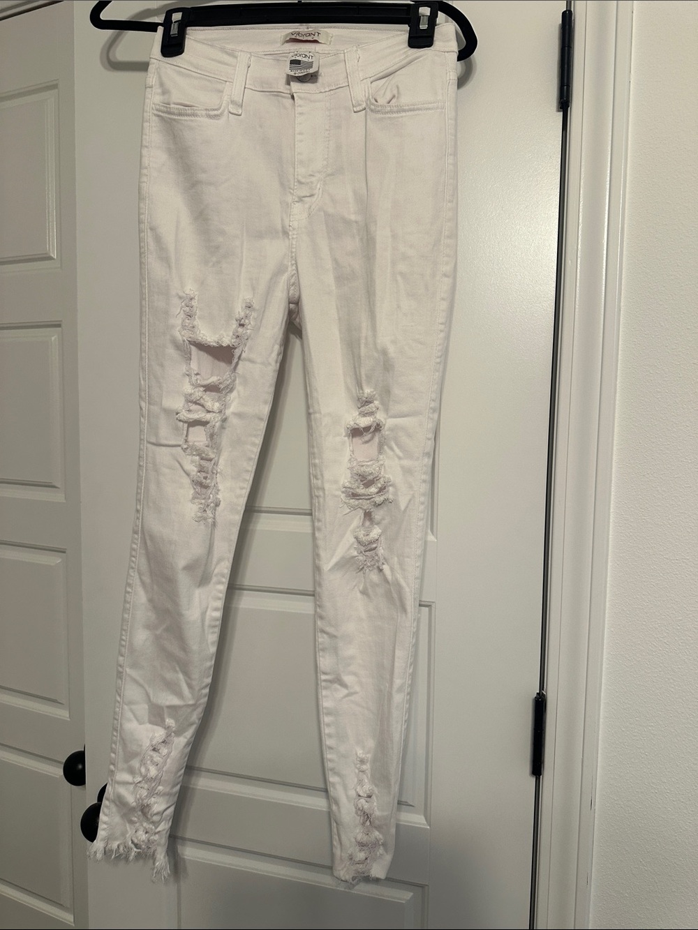 Vibrant White High-Rise Women's Jeans - Sleek Straight